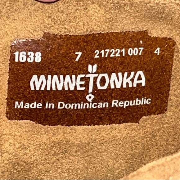 Minnetonka Suede 3 Layer Fringe Boots - Picture 7 of 8